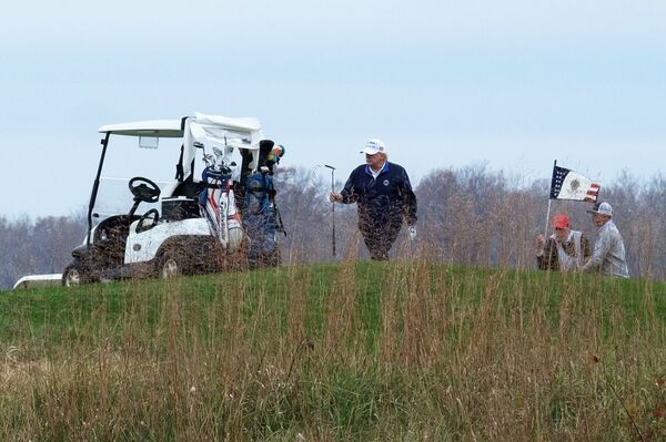 Овальный кабинет остался в прошлом: где и чем занимает Трамп свой досуг – фото Овальный кабинет остался в прошлом: где и чем занимает Трамп свой досуг – фото - Sputnik Молдова