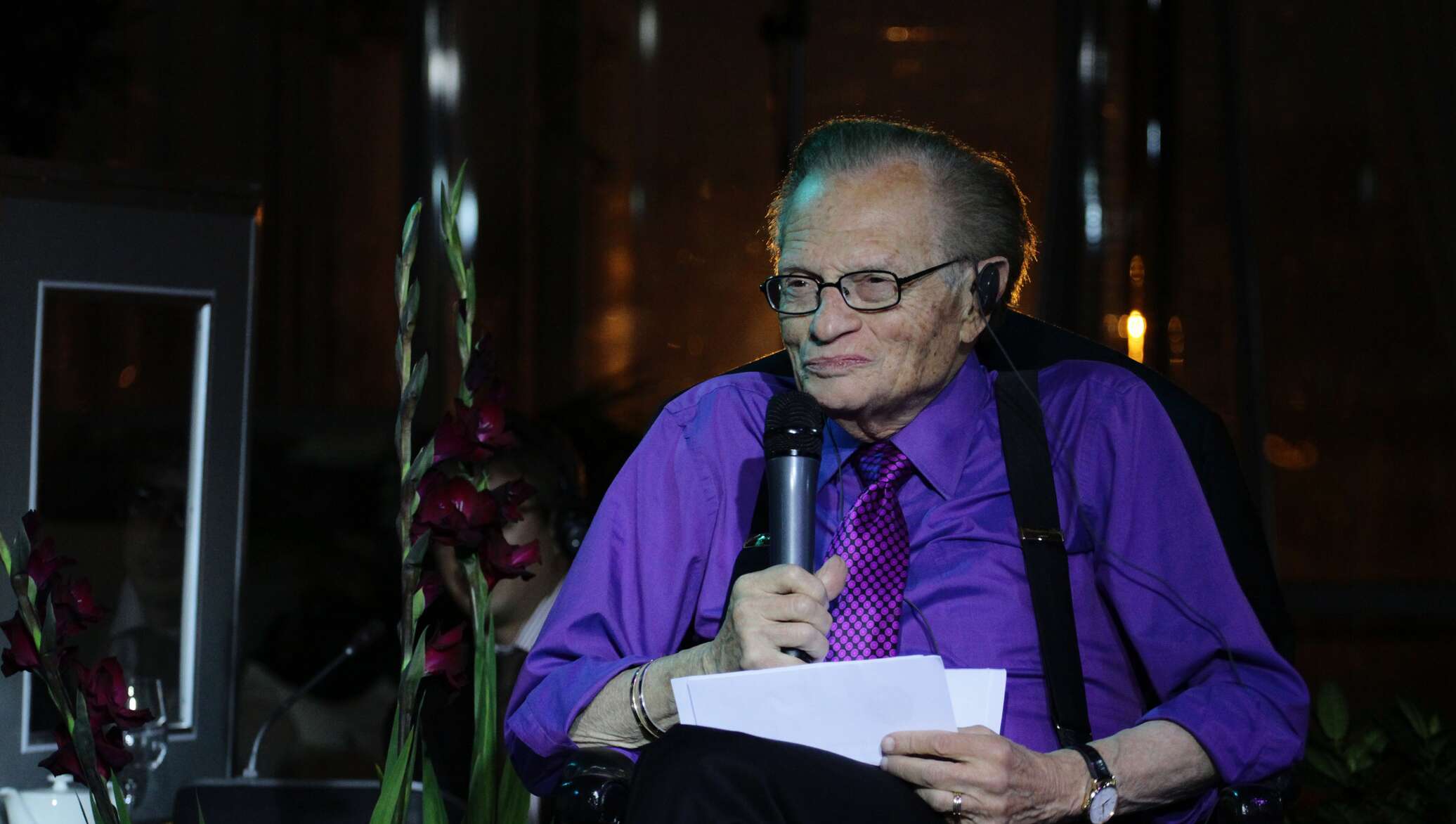 Шоу ларри кинга. Larry King. Кинг журналист. Ларри Кинг фото. Известный американский журналист.