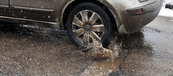 Ямы на дорогах. - Sputnik Молдова