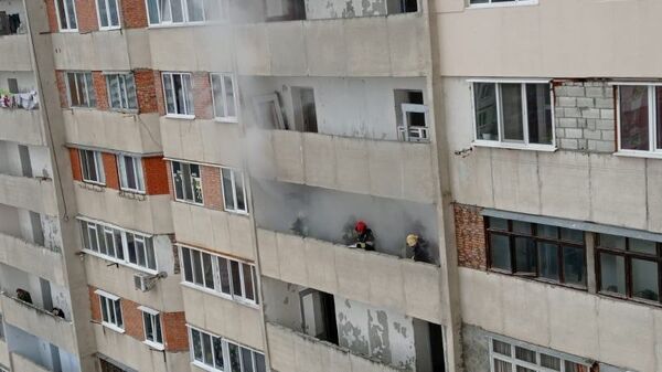 Incendiu puternic în Capitală: Arde un apartament - Foto Incendiu puternic în Capitală: Arde un apartament - Foto - Sputnik Moldova