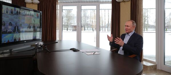 Президент РФ В. Путин провел встречу с учащимися ВУЗов по случаю Дня российского студенчества - Sputnik Moldova-România