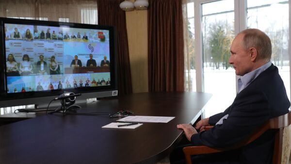 Президент РФ В. Путин провел встречу с учащимися ВУЗов по случаю Дня российского студенчества - Sputnik Moldova-România