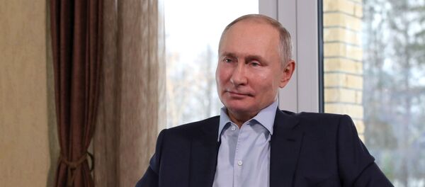 Президент РФ В. Путин провел встречу с учащимися ВУЗов по случаю Дня российского студенчества - Sputnik Moldova