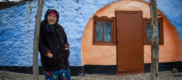  Comorile înfundate în stâncile satului Rogojeni - Sputnik Moldova