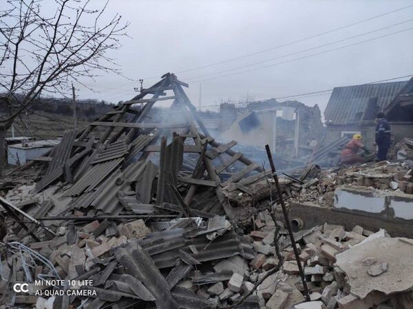 Foto: Explozie în Sângerei! Oameni sub dărâmături Foto: Explozie în Sângerei! Oameni sub dărâmături - Sputnik Moldova