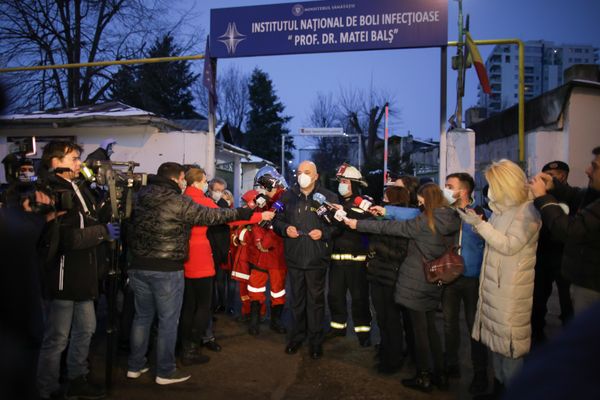 Пока все спали: пожар в больнице, ситуация с коронавирусом, перенос запуска Пока все спали: пожар в больнице, ситуация с коронавирусом, перенос запуска - Sputnik Молдова