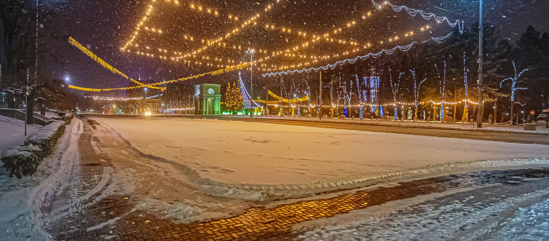 Белая зима: как выглядит заснеженная столица Молдовы - Sputnik Молдова, 1920, 29.01.2021