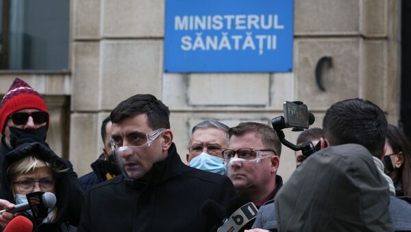 George Simion face declaratii de presa in urma intalnirii sale cu Ministrul Sanatatii, Vlad Voiculescu, in Bucuresti - Sputnik Moldova-România