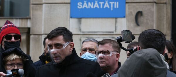 George Simion face declaratii de presa in urma intalnirii sale cu Ministrul Sanatatii, Vlad Voiculescu, in Bucuresti - Sputnik Moldova-România