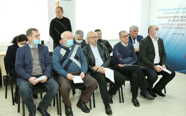 Участники круглого стола, посвященного гагаузскому референдуму. - Sputnik Молдова