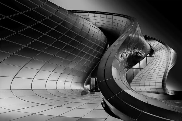 Снимок Snake'S Zaha итальянского фотографа Roberto Corinaldesi, победивший в категории Architecture среди непрофессионалов конкурса Tokyo International Foto Awards 2020 - Sputnik Молдова