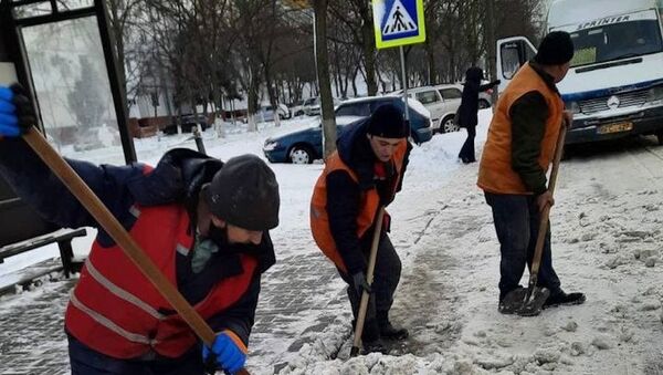 Как работают муниципальные службы по устранению последствий снегопада - Sputnik Молдова