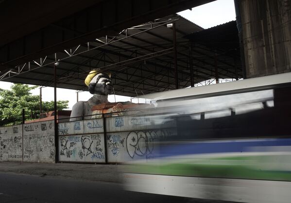 Декорация передвижной карнавальной платформы в мастерской в Рио-де-Жанейро  - Sputnik Moldova-România