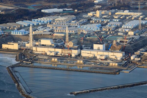 Вид на АЭС Фукусима после землетрясения в Японии  - Sputnik Молдова