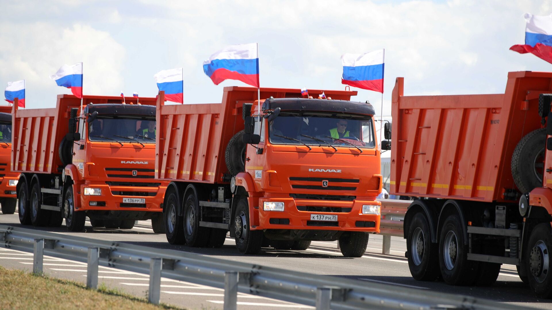 Kamaz a stopat producția camioanelor din 9 până în 22 august inclusiv, dat fiind că în această perioadă a fost planificat concediul corporativ, a anunțat pentru RIA Novosti reprezentantul oficial al companiei.     - Sputnik Moldova, 1920, 09.08.2021