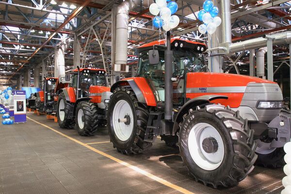 Открытие сборочного производства сельскохозяйственных колесных тракторов KAMAZ-215 - Sputnik Молдова