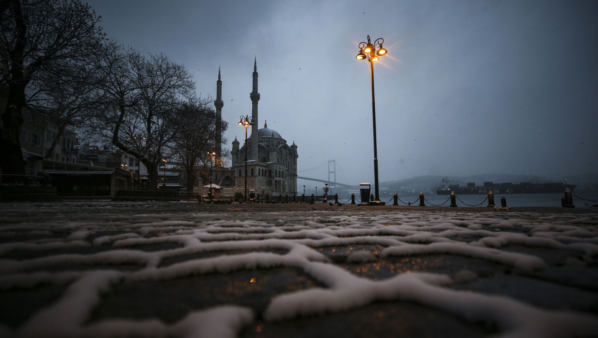 Мечеть Ортакей в Стамбуле - Sputnik Молдова, 1920, 25.02.2021