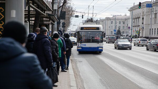 Люди и общественный транспорт  - Sputnik Moldova
