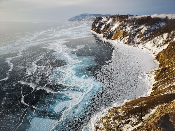 Снимок Lake Baikal испанского фотографа Juan Zas Espinosa, ставший победителем в категории Landscapes в конкурсе 10th Mobile Photography Awards - Sputnik Moldova-România