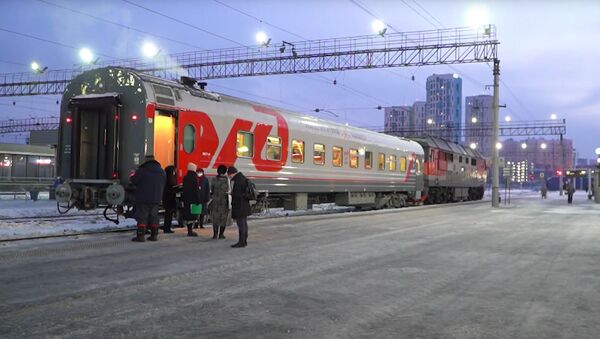 Императорский маршрут: как выглядит самый необычный поезд России - видео - Sputnik Молдова