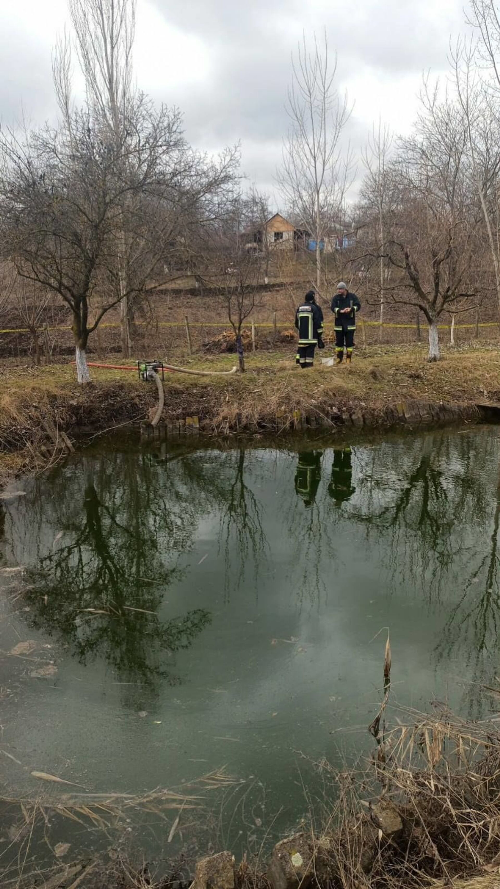 Moarte învăluită de mister: Cadavrul unui bărbat a fost găsit într-un iaz la Hâncești - Sputnik Moldova, 1920, 28.02.2021