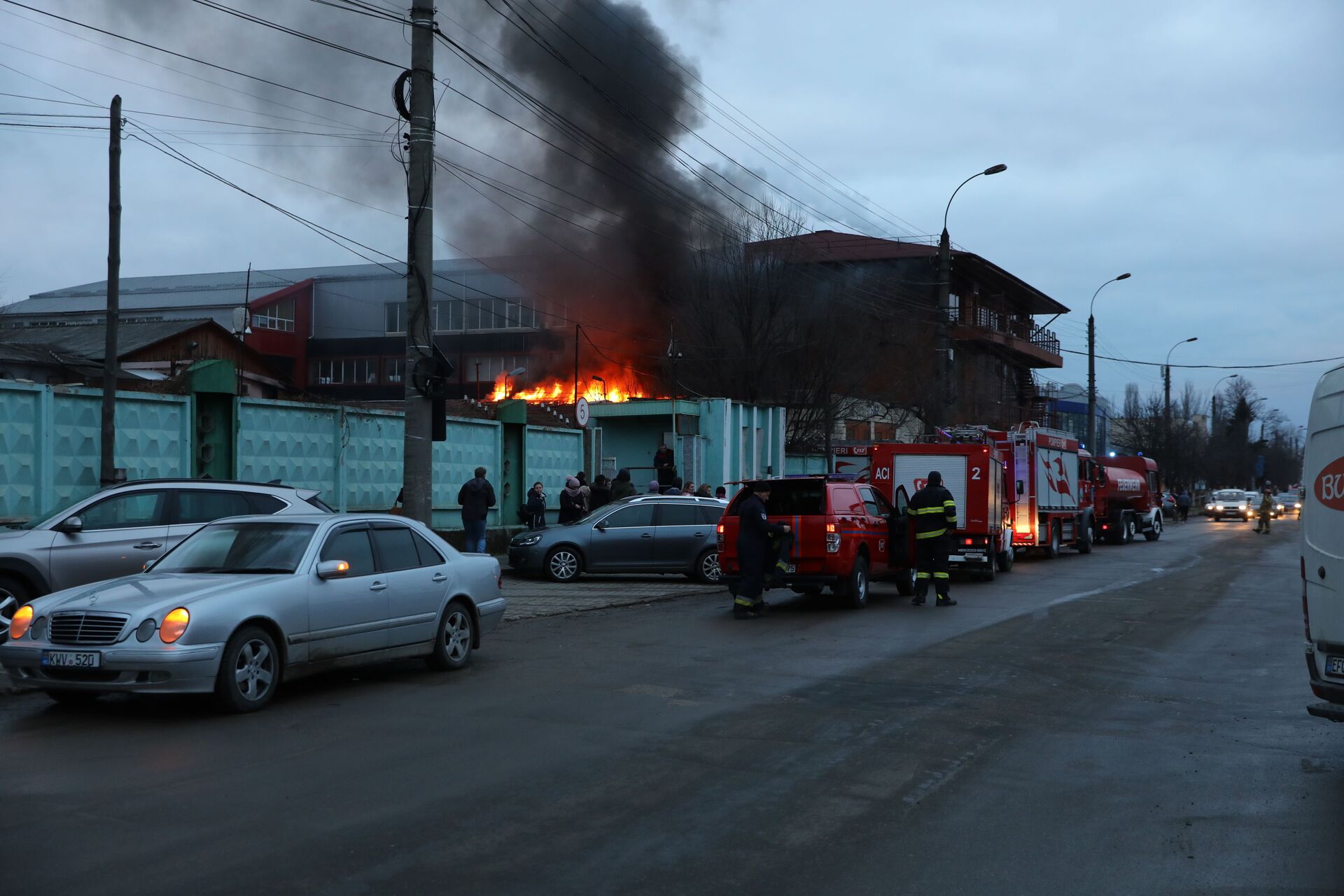 Incendiu puternic lângă Topaz în Capitală - Video - Sputnik Moldova, 1920, 01.03.2021