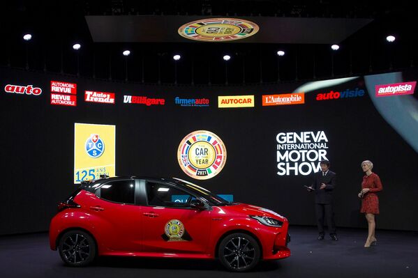 Автомобиль Toyota Yaris во время церемонии награждения Автомобиль года 2021 в Женеве  - Sputnik Moldova-România