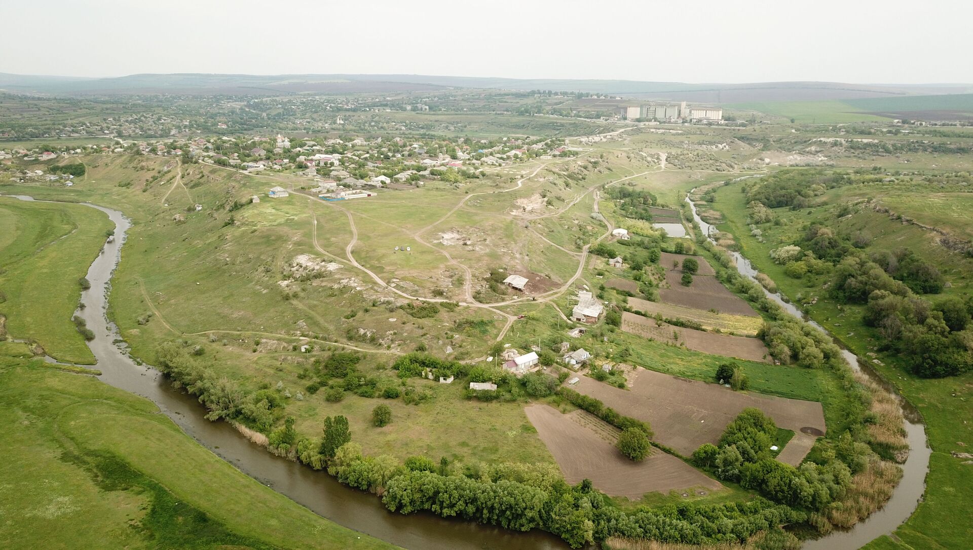 Река Реут. Мыс недалеко от села Бабулешты - Sputnik Молдова, 1920, 06.03.2021