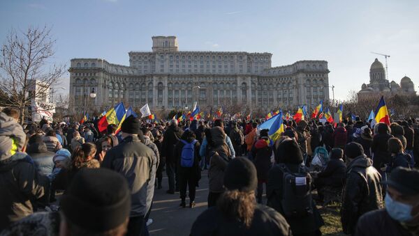 Proteste la București contra legii privind vaccinarea obligatorie - Sputnik Moldova-România
