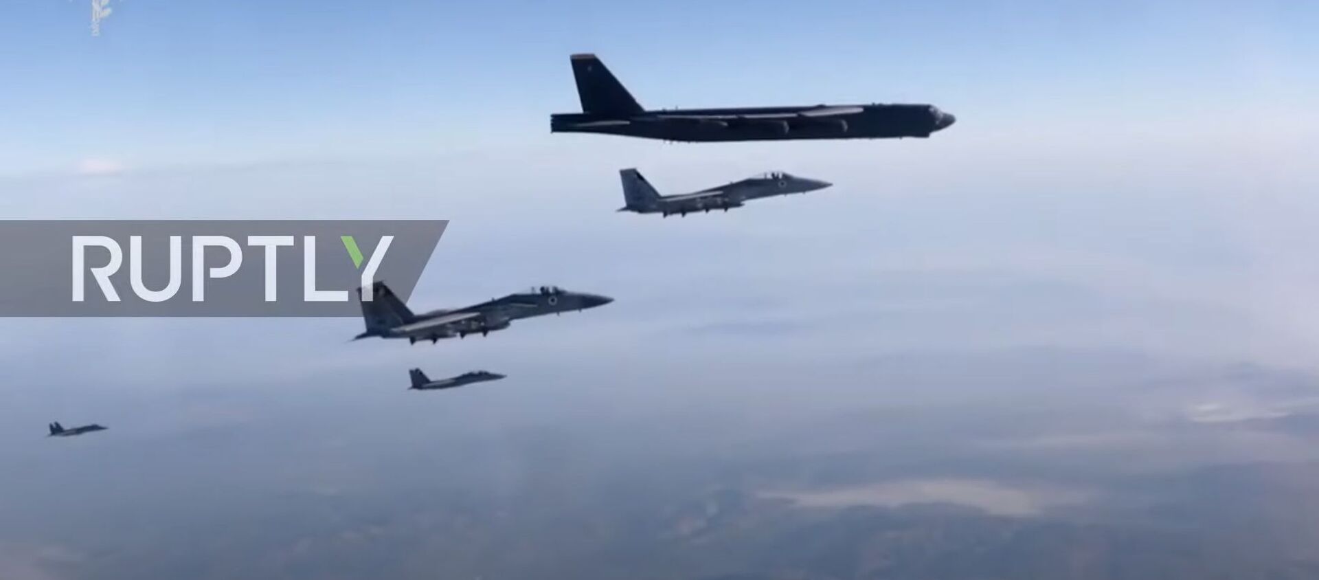 IDF fighter jets escort US B-52 bombers on flight towards Persian Gulf - Sputnik Moldova-România, 1920, 08.03.2021