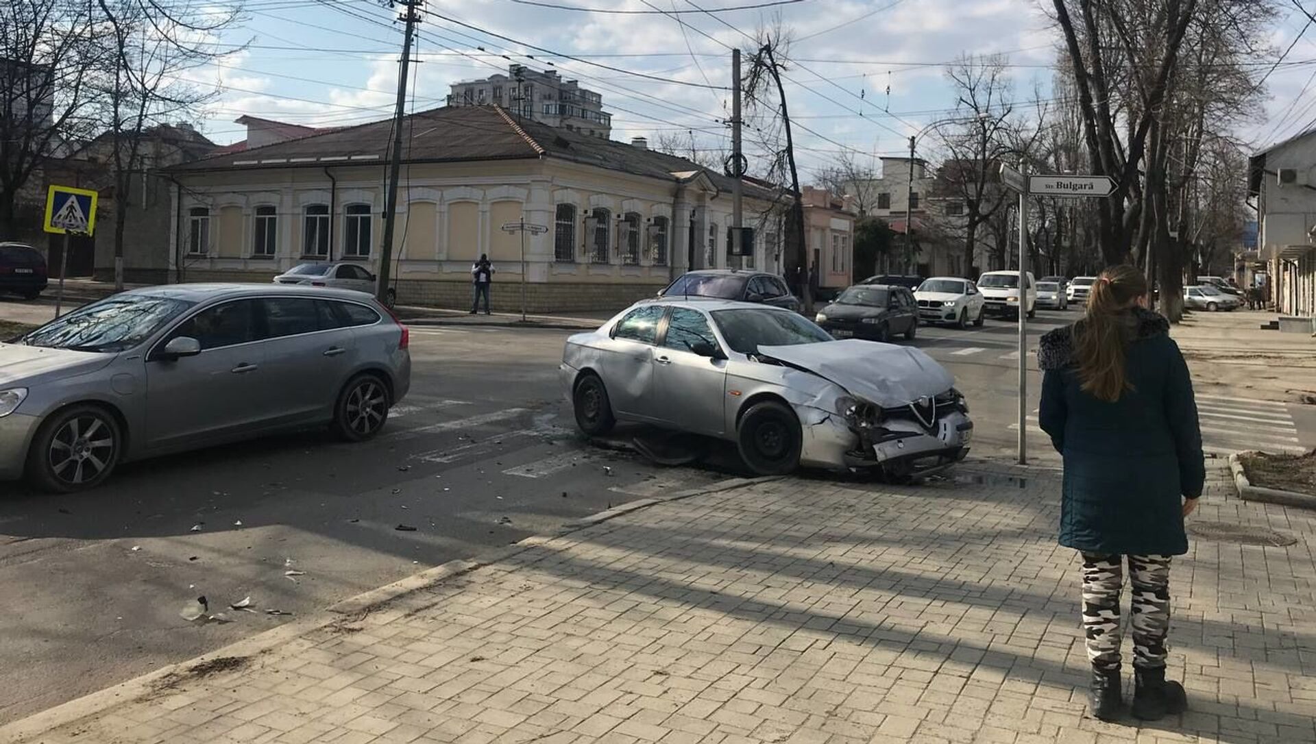 Accident de circulație la intersecția străzilor Bulgară și Mihail Kogălniceanu - Sputnik Moldova, 1920, 08.03.2021