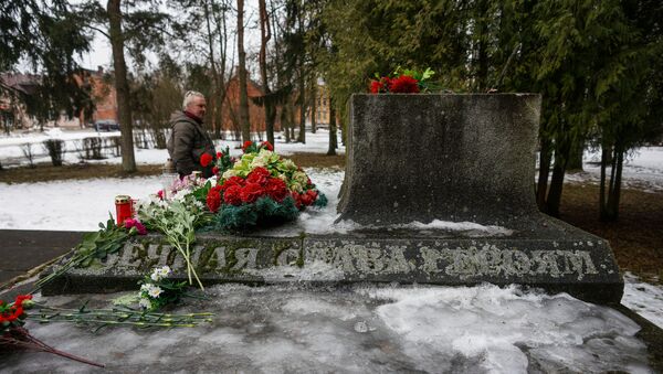 Latvia WWII Memorial Vandalism - Sputnik Молдова