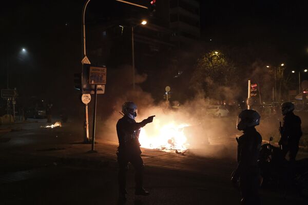 Беспорядки во время демонстрации против подавления полицией митингов в Афинах, Греция - Sputnik Молдова