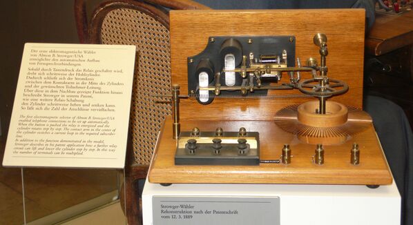 Первый электромагнитный селектор Элмона Брауна Строуджера - Sputnik Молдова