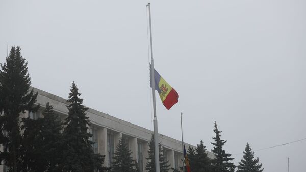 Приспущенный флаг Молдовы - Sputnik Молдова
