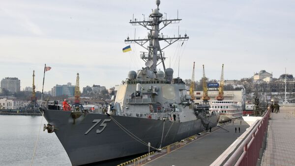 Ракетный эсминец  США Дональд Кук в порту Одессы - Sputnik Moldova-România
