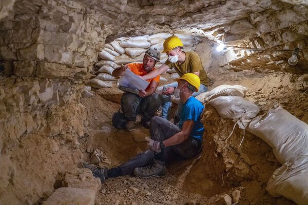Раскопки в пещерах Иудейской пустыни - Sputnik Moldova-România