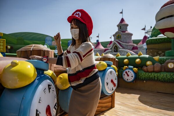 Посетитель парка аттракционов Super Nintendo World в Осаке - Sputnik Молдова