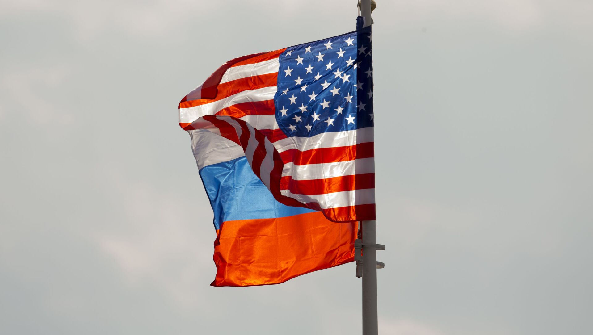 Флаг России и США  - Sputnik Moldova-România, 1920, 14.06.2021