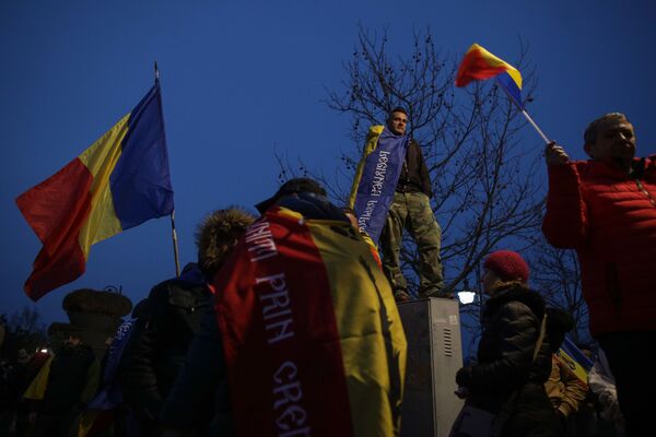 Protest anti restricții COVID-19 la București - Sputnik Moldova-România