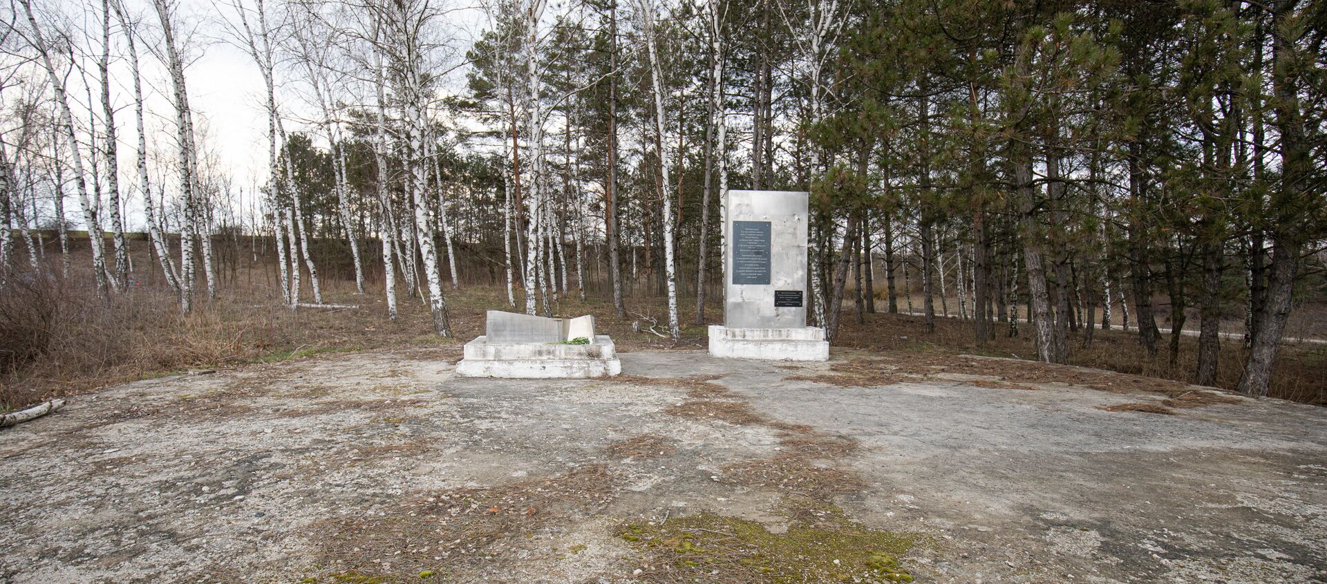 Разрушенный памятник советским воинам село Иванча - Sputnik Молдова, 1920, 22.03.2021
