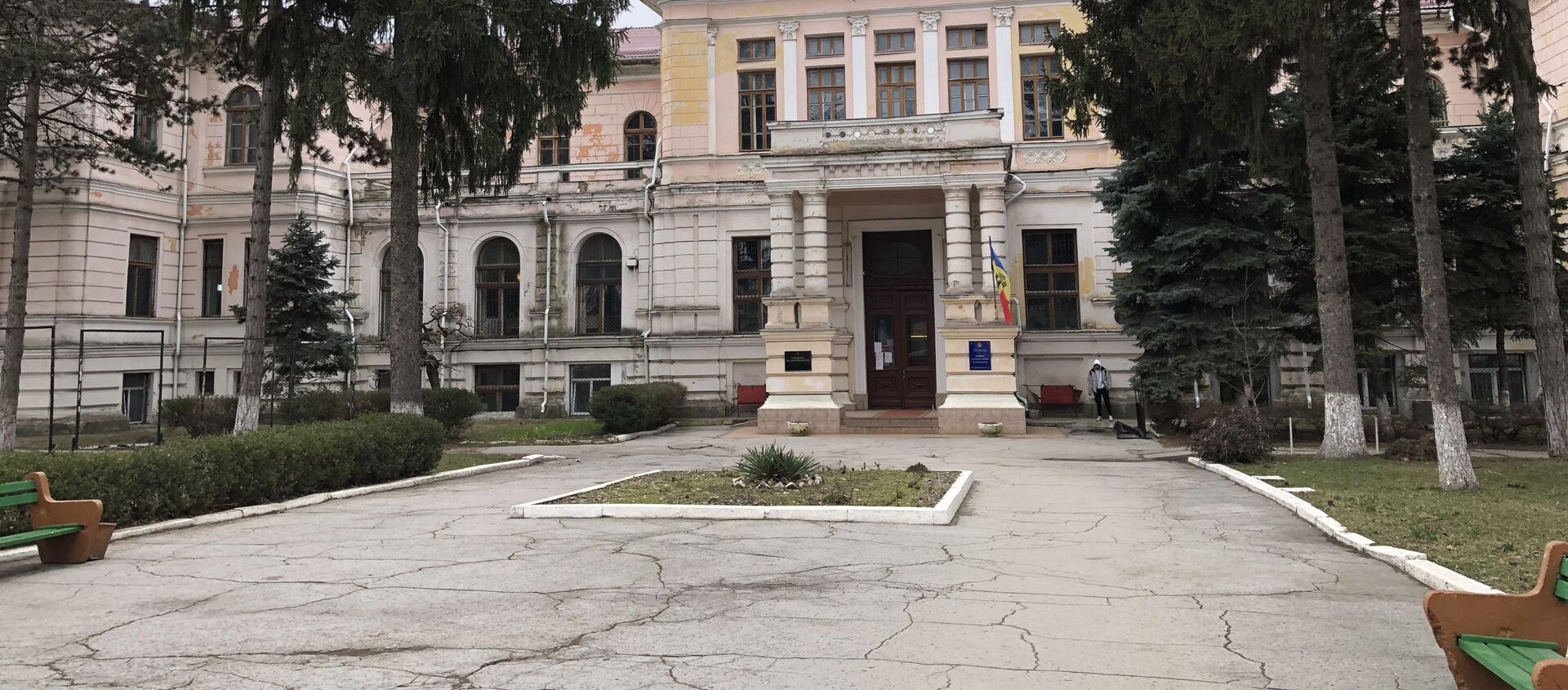 Фасад здания, где работал Сфатул Цэрий в 1917 - 1918 годах - Sputnik Молдова, 1920, 27.03.2021