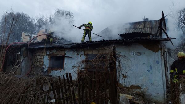 Incendiu pe stradela Circului din Capitală - Sputnik Moldova