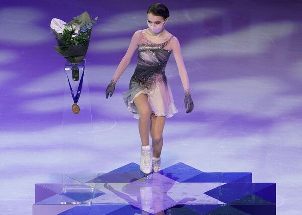 Анна Щербакова, завоевавшая золотую медаль в произвольной программе одиночного женского катания на чемпионате мира по фигурному катанию в Стокгольме - Sputnik Молдова