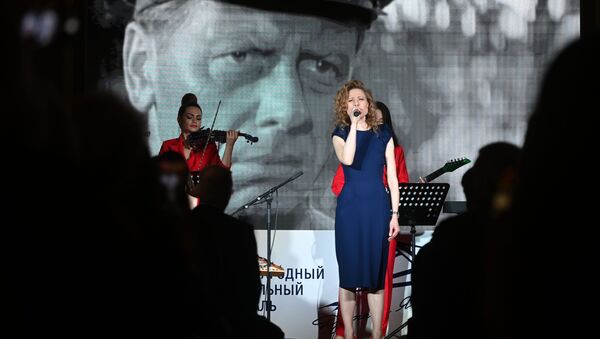 Дорога на Ялту: артисты из 15 стран мира выступят на фестивале военной песни - Sputnik Молдова
