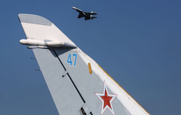 Многоцелевой истребитель Су-27 во время этапа международного конкурса выучки летных экипажей Авиадартс-2021 в Краснодарском крае - Sputnik Молдова