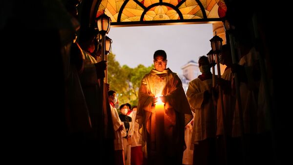Китайские католики во время пасхального богослужения в Шанхае  - Sputnik Moldova