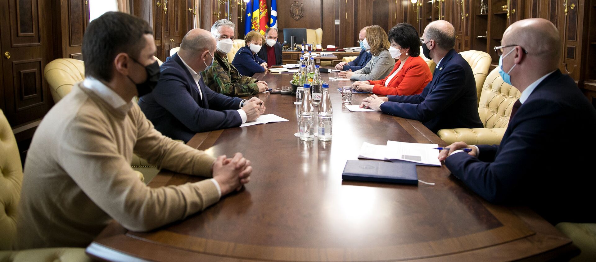 Ședință de lucru a Președintelui Parlamentului Zinaida Greceanîi cu membrii Guvernului în exercițiu - Sputnik Молдова, 1920, 05.04.2021
