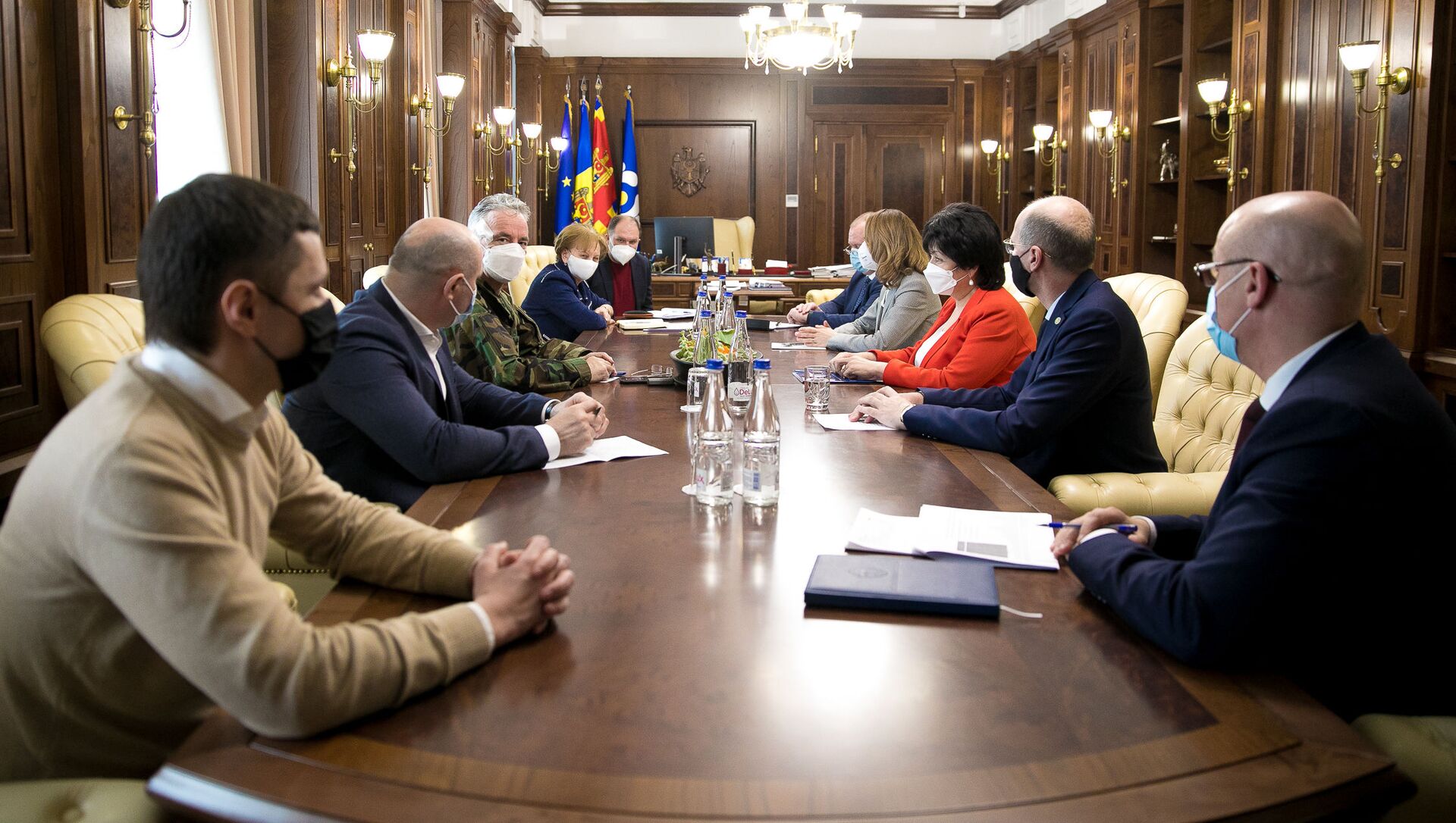 Ședință de lucru a Președintelui Parlamentului Zinaida Greceanîi cu membrii Guvernului în exercițiu - Sputnik Moldova, 1920, 05.04.2021