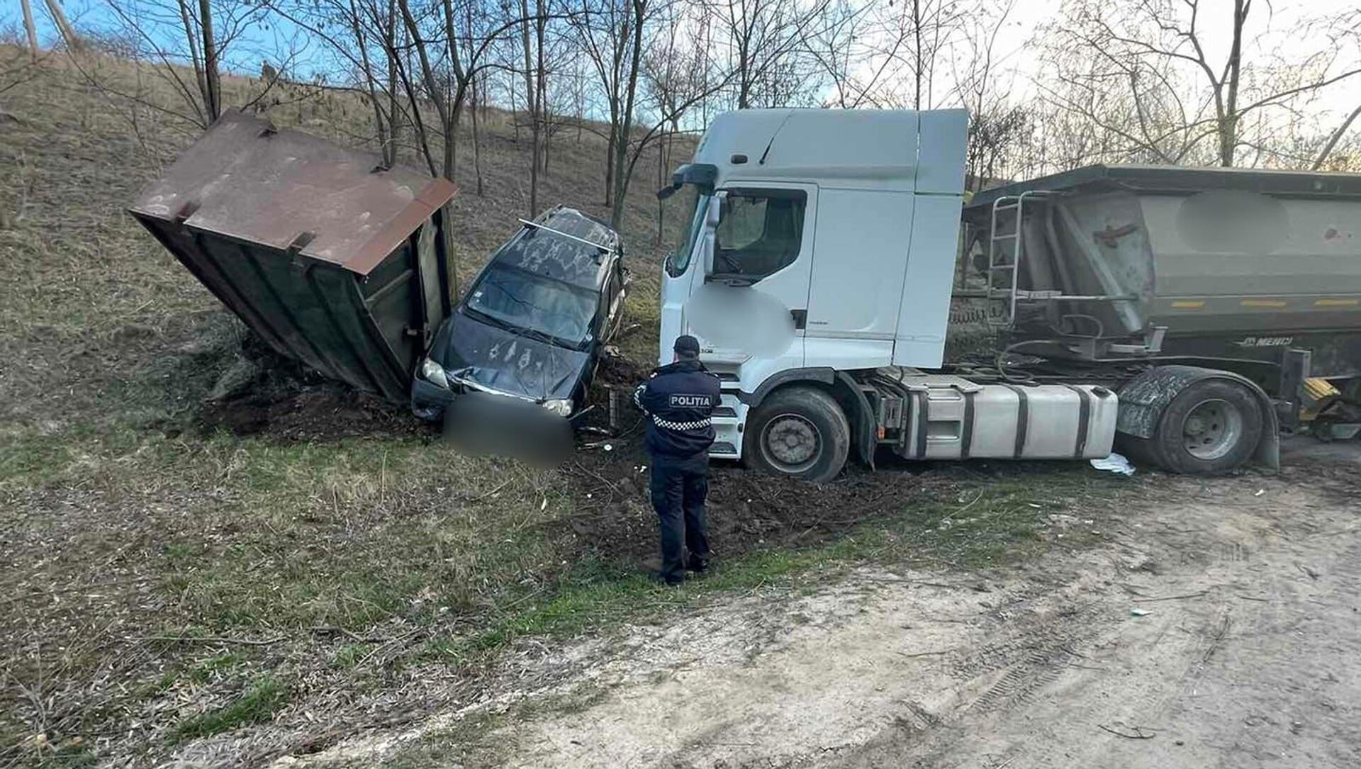  Un bărbat a murit după ce a fost strivit de un camion  - Sputnik Moldova, 1920, 06.04.2021